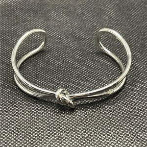 Ann Taylor Bow Bracelet- silver toned EUC